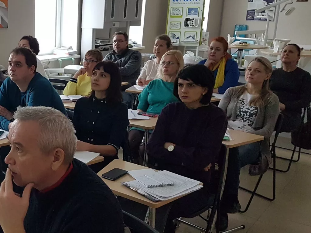 Участникам занятия было показано «что нужно, что можно и что нельзя» удалять диодным лазером