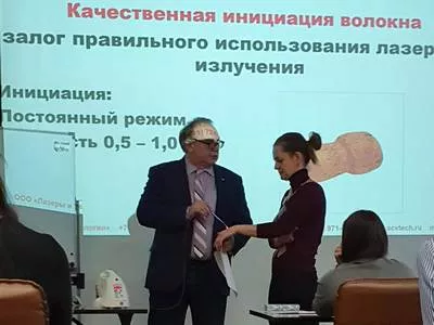 Инициация оптоволокна диодного лазера