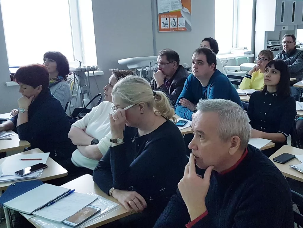 Участникам занятия было показано «что нужно, что можно и что нельзя» удалять диодным лазером