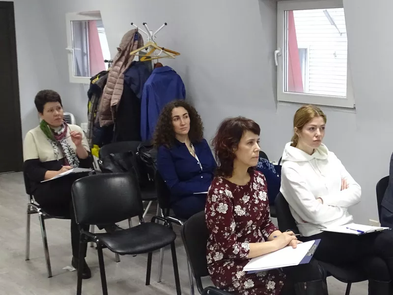 Анатолий Анатольевич, рассказал о возможностях и законодательной основе применения диодных стоматологических лазеров в дерматологии и косметологии